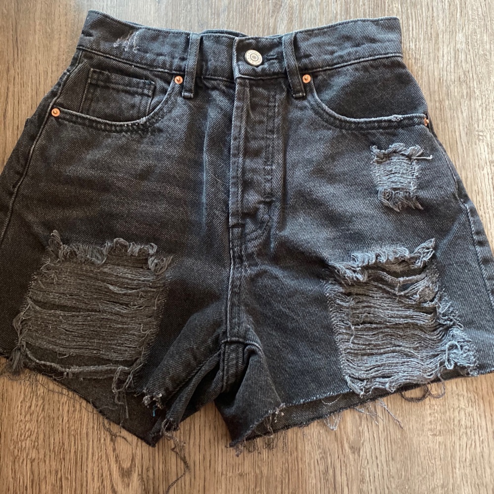 🖤Black Pacsun High Rise Thrashed Icon Shorts!🖤